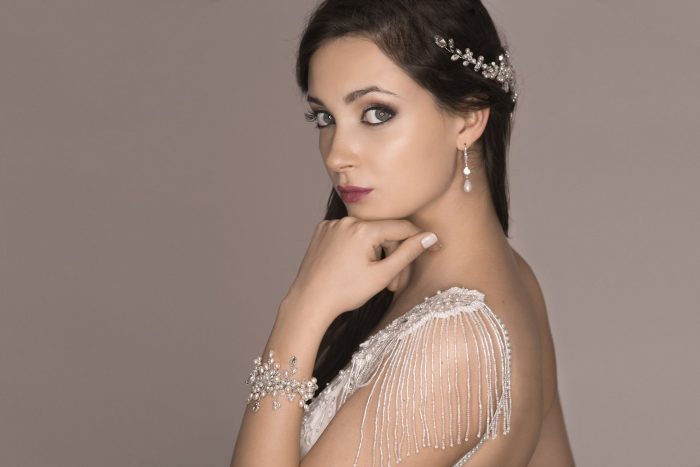 accesotios Novia y detalle de flecos de canutillos