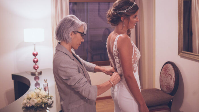 Marcela Colos vistiendo una novia el dia de su boda